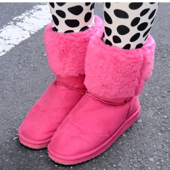 NEW UGG KOOLABURRA COZY BOOT IN PINK 🩷 SIZE 5 - Picture 1 of 10